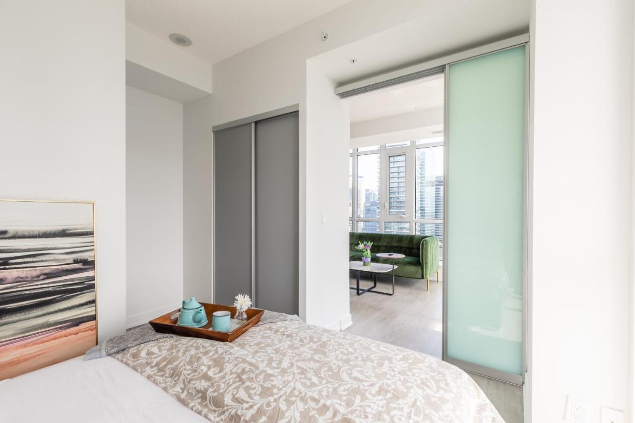Luxury 2 Bedroom In The Heart Of Entertainment District W/ Cn Tower View Toronto Exterior photo