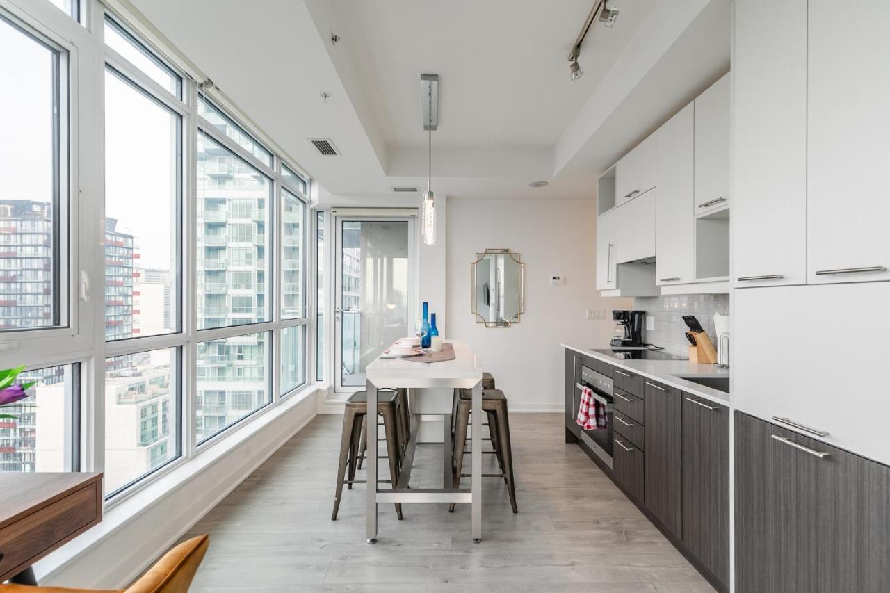 Luxury 2 Bedroom In The Heart Of Entertainment District W/ Cn Tower View Toronto Exterior photo